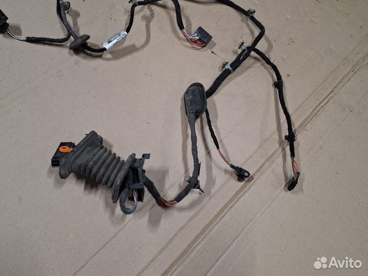 Проводка двери передней левой Volkswagen Passat B6