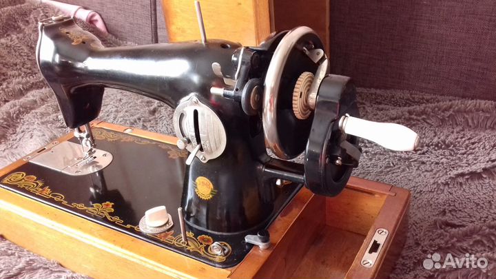 Швейная ручная машинка пмз им.Калинина, СССР