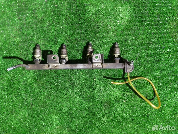 Топливная рампа Daewoo Nexia седан 1.6 2008