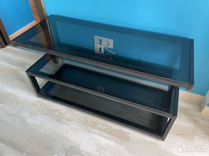 Стеклянная тумба под тв