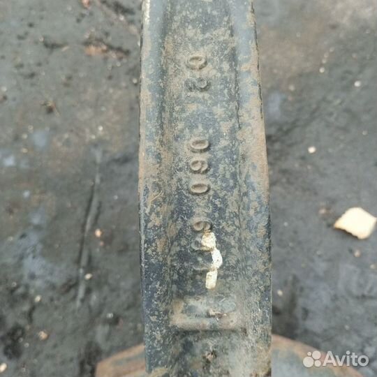 Ступица передняя левая Mercedes-Benz R W251