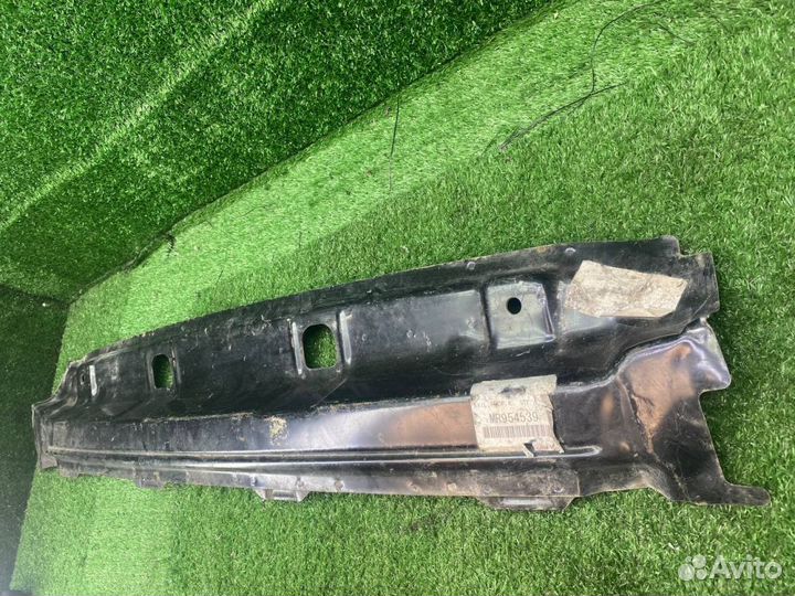 Балка крыши поперечная Mitsubishi Airtrek 5579