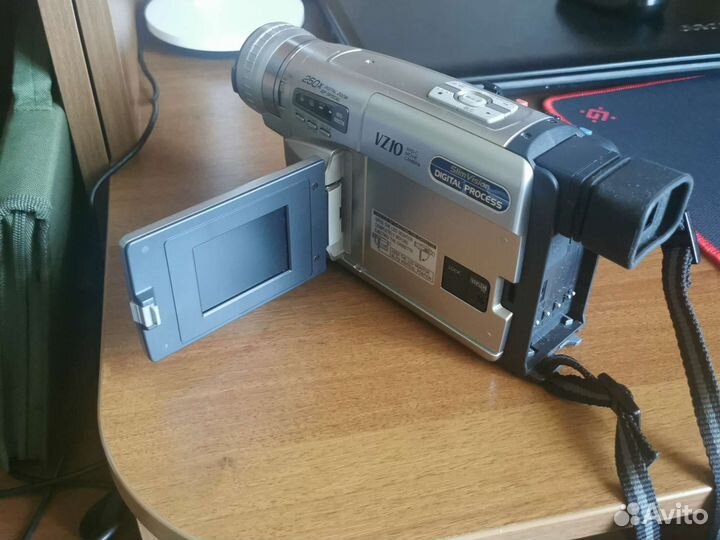 Видеокамера Panasonic nv-vz10