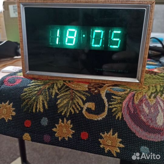 Часы настольные электроника СССР