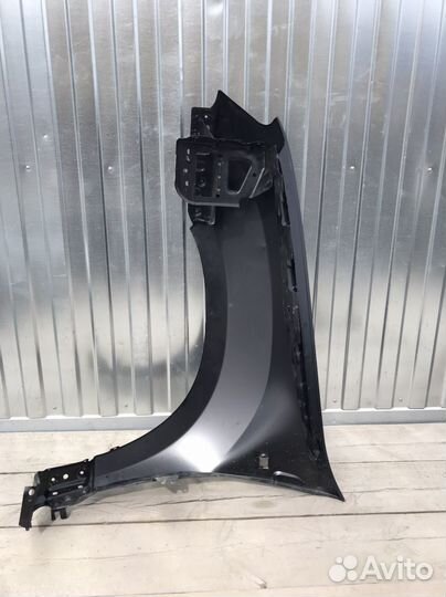 Крыло переднее правое Renault Duster 1