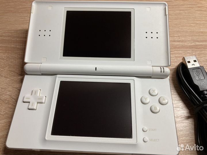 Nintendo DS lite