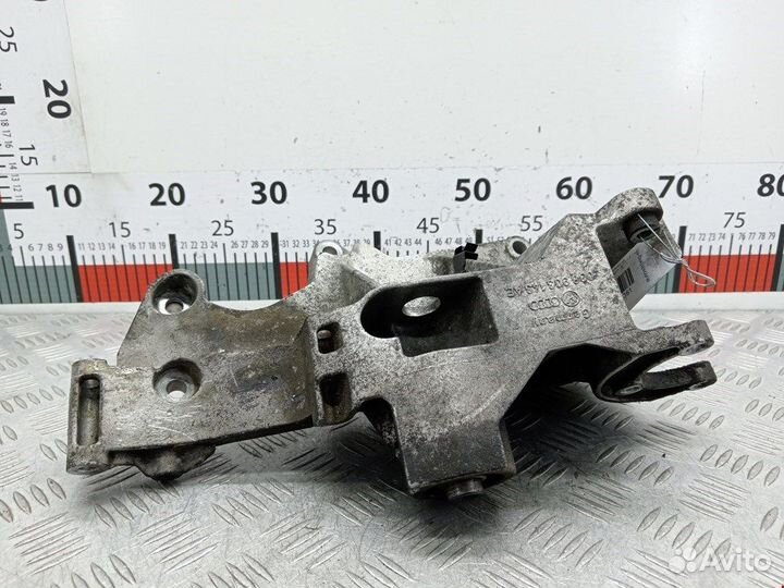 Кронштейн генератора для Volkswagen Passat 5