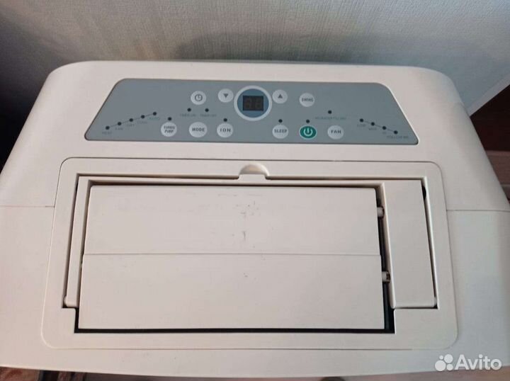 Напольный кондиционер Electrolux eacm-09 em/r