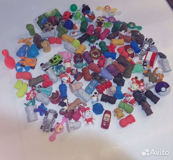 Маленькие игрушки от киндера,дикси,пятёрочки