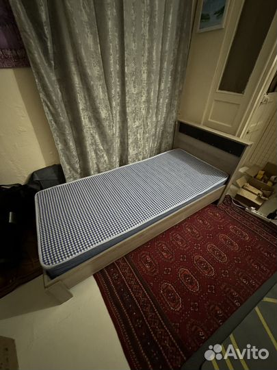 Кровать с матрасом