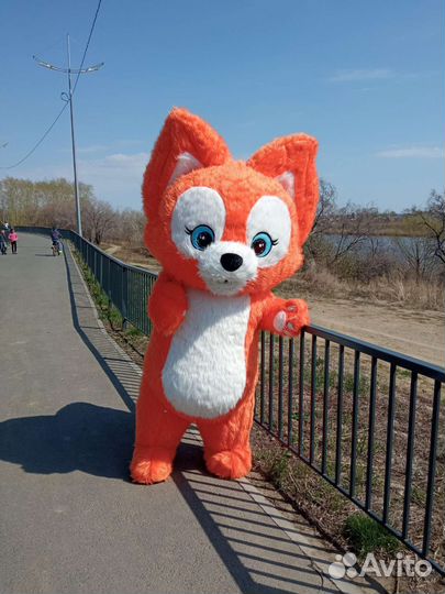 Поздравление от ростовой куклы Лисенка