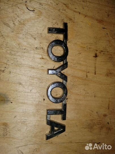 Эмблема Toyota, Toyota Corolla