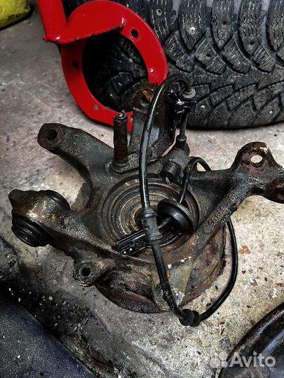 Поворотные кулаки w210