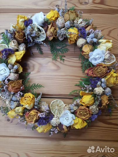 Венок декоративный