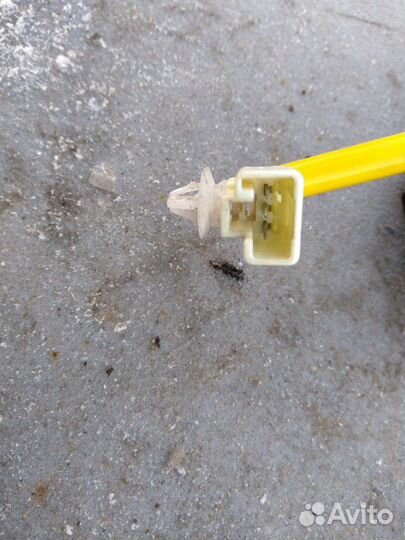 Кнопка открывания багажника Mitsubishi Outlander 3