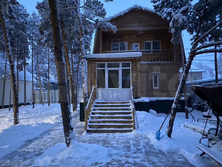 Коттедж 180 м² на участке 10 сот.