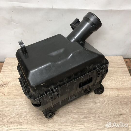 Корпус воздушного фильтра Mitsubishi Lancer X