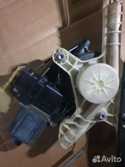 Мотор привода стеклоподъемника Discovery 5