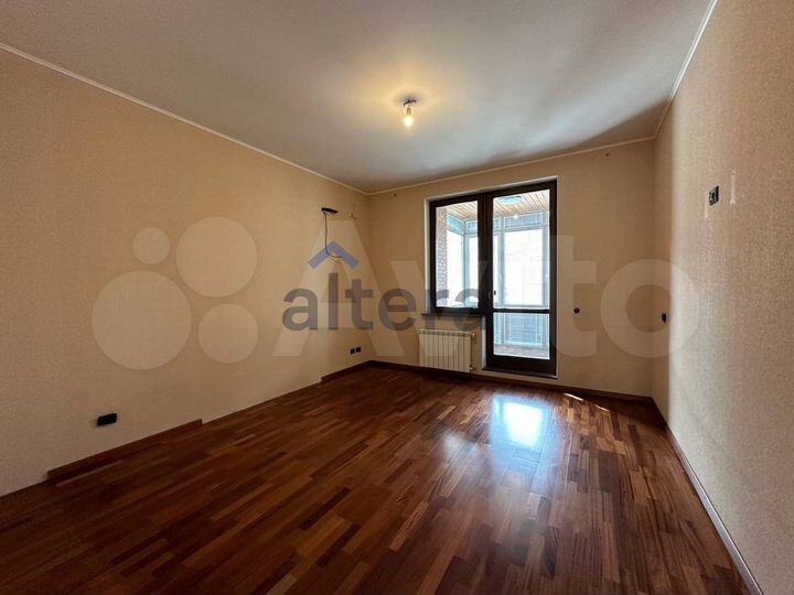 3-к. квартира, 130 м², 4/7 эт.