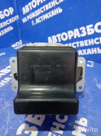 Усилитель двери Toyota Camry 40 седан 2008