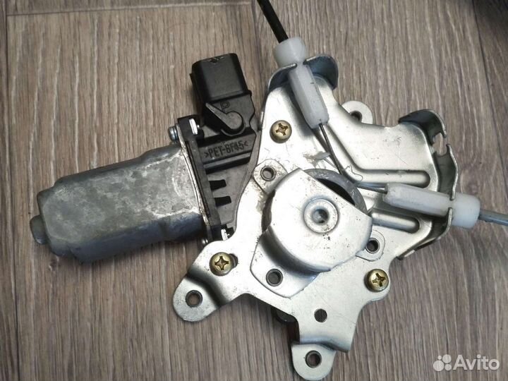 Стеклоподъемник Mitsubishi Lancer 9 задний правый