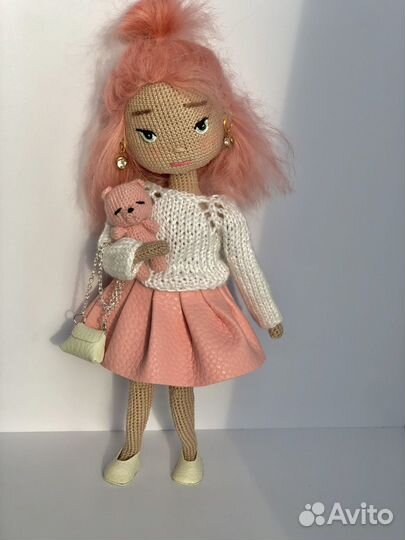 Кукла ручной работы вязаная