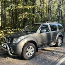 Nissan Pathfinder 2.5 AT, 2005, 350 000 км, с пробегом, цена 900 000 руб.