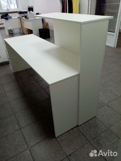 Стойка ресепшн, новая