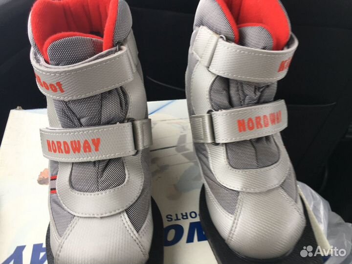 Лыжные ботинки детские новые 30