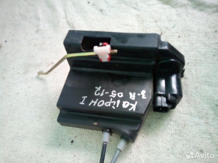 Замок двери задний правый Ssangyong Kyron 1