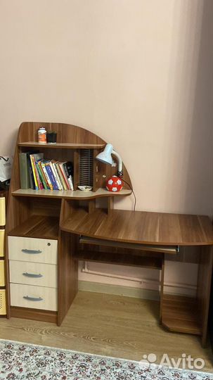 Письменный стол