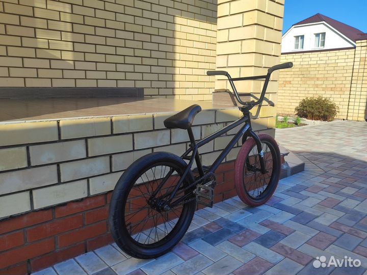 Трюковой велосипед BMX