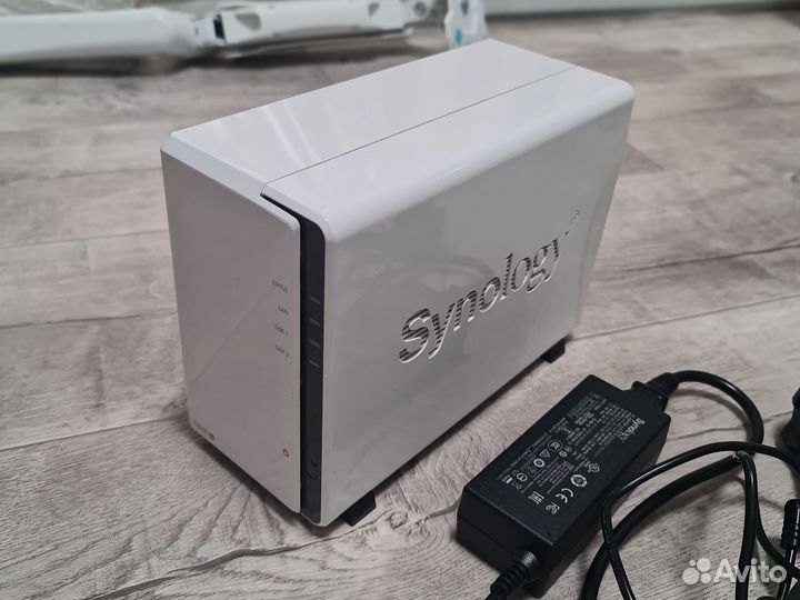 Synology DS220j + WD Red 2TB*2