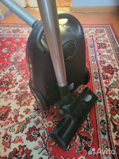 Пылесос Tefal City Space Cyclonic TW2521RA