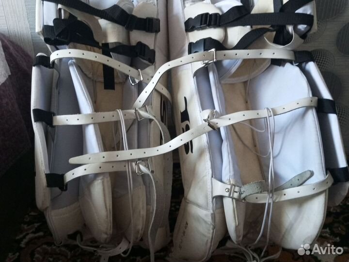 Щитки хоккейного вратаря 33+1 новые