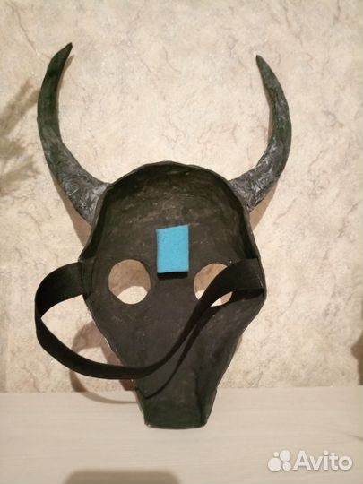 Маска черепа с рогами