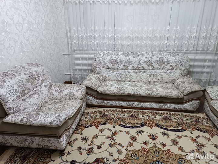 Диван и два кресла