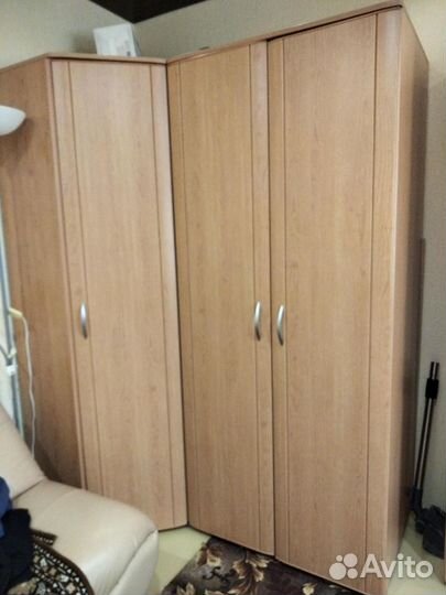 Тумба и гарнитур