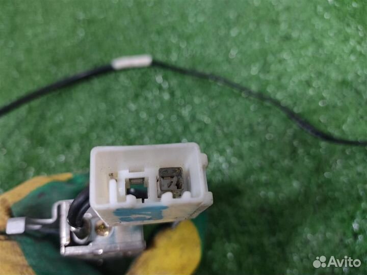 Усилитель антенны Toyota Avensis T25 2004