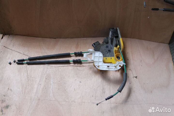 Замок двери передней правой Hyundai i30 GD 2012