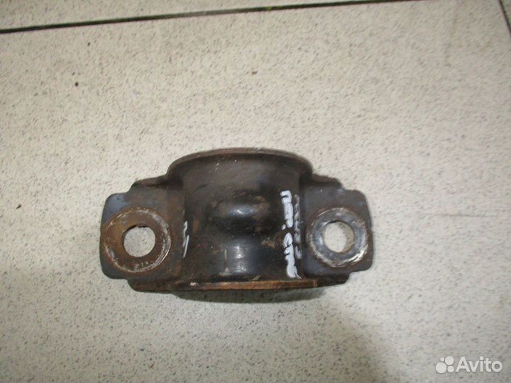 Кронштейн крепления переднего стабилизатора Ford