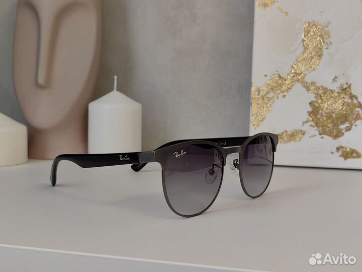 Солнцезащитные очки Ray Ban