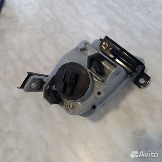 Противотуманная фара левая toyota hiace/gaia