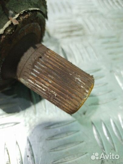 Привод правый Volvo S60 седан 2.8 2000