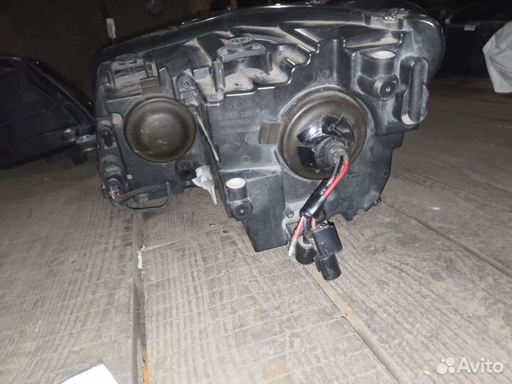 Фары Volkswagen Touran 1T