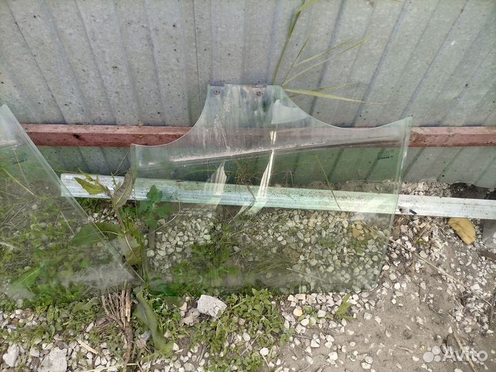 Стекло двери перед/зад Renault Logan Stepway 2