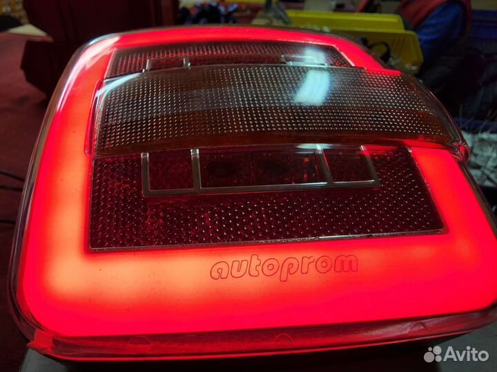 Фонари К-кт 2шт Универсал Бегущий поворотник 24в