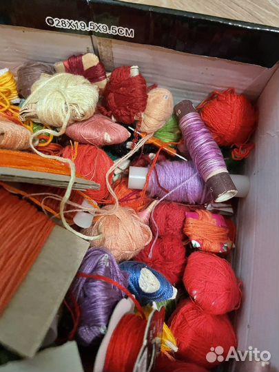 Нитки для вышивки разные