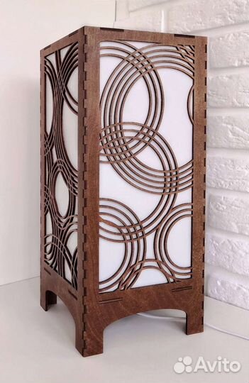 Светильник настольный