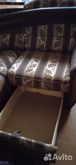 Диван угловой (250х180х90), б/у